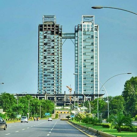 Lux Stays One Constitution Ave Islamabad Exterior foto